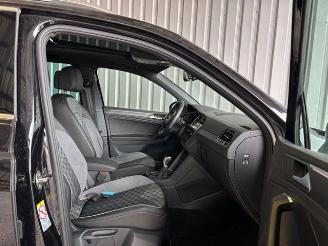 Volkswagen Tiguan R-Line 2.0 TSI 4Motion DSG / Panorama picture 16