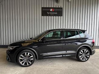 Vaurioauto  passenger cars Volkswagen Tiguan R-Line eHybrid Panorama / Voll Leder 2021/12