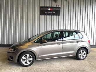 uszkodzony samochody osobowe Volkswagen Golf Sportsvan VII 1.6 TDI Comfortline 2014/11