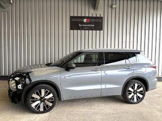 uszkodzony samochody osobowe Mitsubishi Outlander 2.4 PHEV 4WD Top Panorama / VOLL 2025/5