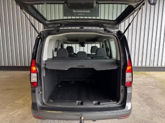 Volkswagen Caddy Life 2.0 TDI 5-Sitzer / DSG / Navigation picture 13