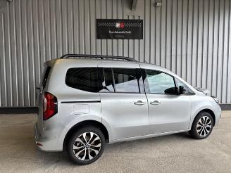 Vaurioauto  passenger cars Renault Kangoo III Techno 2025/5