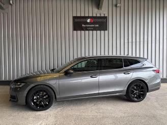 Vaurioauto  passenger cars Skoda Superb Combi 1.5 TSI iV 150 kW L&K Voll-Leder 2024/10