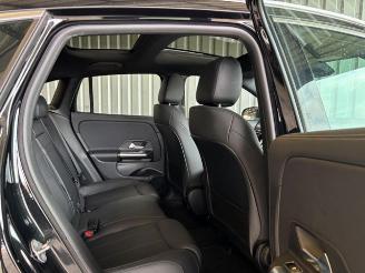 Mercedes EQA 300 4Matic Panorama / AHK picture 11