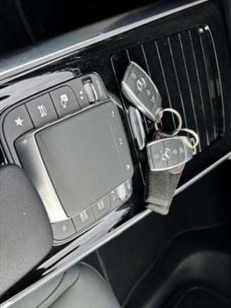 Mercedes EQA 300 4Matic Panorama / AHK picture 18