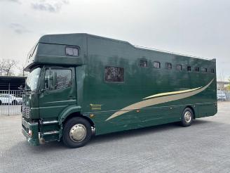 damaged trucks Mercedes Atego 1828L Pferdetransport 8 Pferde / Living 2003/1