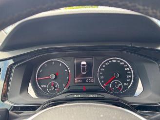 Volkswagen Polo VI 1.0 TSI Comfortline DSG / Navigation picture 17