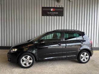 Vaurioauto  passenger cars Volkswagen Golf plus VI 1.2 TSI Team 2010/12