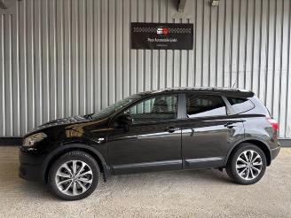 Damaged car Nissan Qashqai +2 Acenta 4X4 Panorama / Leder / 1e Hand 2013/11