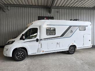 krockskadad bil camper Knaus   2020/10