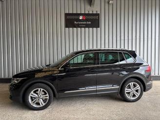 Gebrauchtwagen PKW Volkswagen Tiguan Elegance 1.5 TSI DSG / Panorama / LED 2022/6