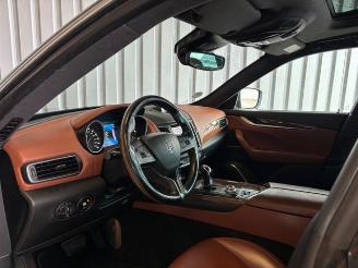 Maserati Levante GranSport Diesel Panorama / Luft picture 10