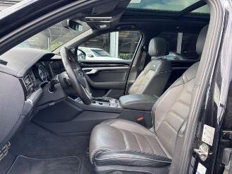 Volkswagen Touareg 3.0 TDI R-Line 4Motion Panorama picture 30