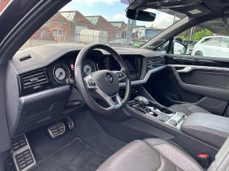 Volkswagen Touareg 3.0 TDI R-Line 4Motion Panorama picture 22