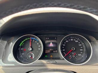 Volkswagen Golf VII Lim. e- 35.8 KWH / LED picture 17