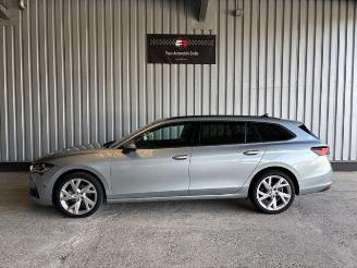 Skoda Superb Combi 2.0 TDI Selection R-Kamera / LED picture 3