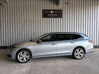 skadebil auto Skoda Superb Combi 2.0 TDI Selection R-Kamera / LED 2024/9