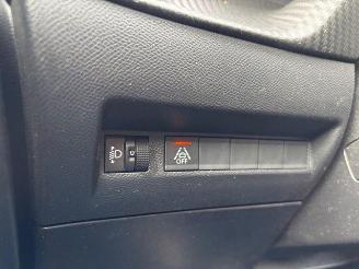 Peugeot 208 Allure Pack Autom / LED / R-Kamera picture 19