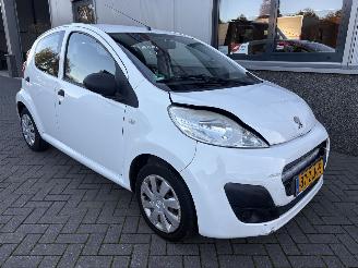 Schadeauto Peugeot 107 1.0 12V 5drs 2013/1