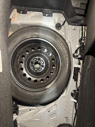 Toyota Yaris 1.5 Hybrid Dynamic picture 36