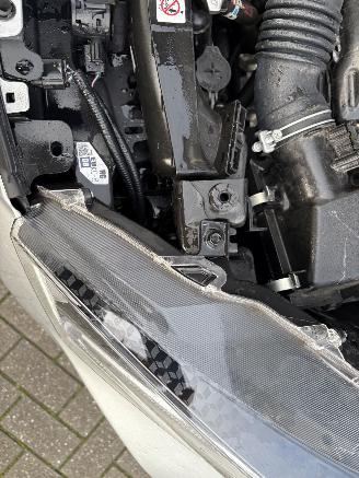 Toyota Yaris 1.5 Hybrid Dynamic picture 17