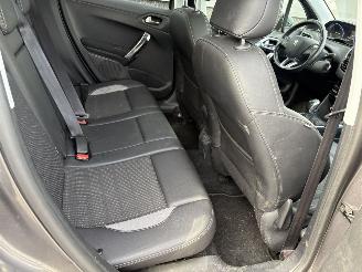 Peugeot 2008 1.2 PureTech Crossway picture 2