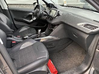 Peugeot 2008 1.2 PureTech Crossway picture 4