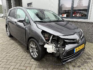 Voiture accidenté Toyota Verso 1.8 VVT-i Business Top 5 Edition Automaat 2015/1