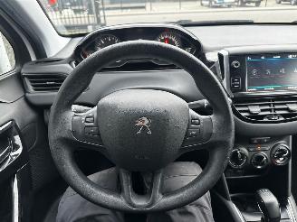 Peugeot 208 1.6 BlueHDi Blue Lease picture 14