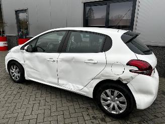 Peugeot 208 1.6 BlueHDi Blue Lease picture 40