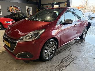Peugeot 208 1.2 PureTech Automaat picture 18