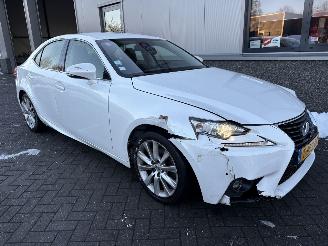 škoda osobní automobily Lexus IS 300h Hybrid Business Line 2016/7