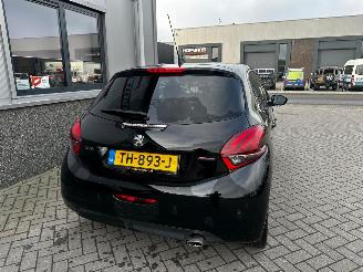 Peugeot 208 1.2 PureTech GT-Line Automaat picture 14