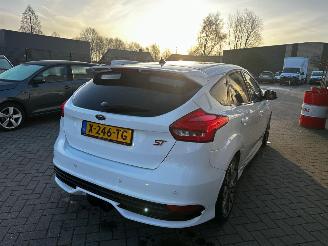 Ford Focus 2.0 ST 270pk picture 5