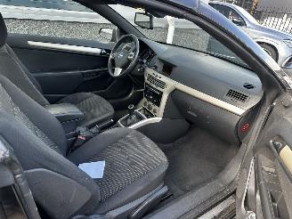 Opel Astra TWIN TOP 1.8 Temptation picture 24