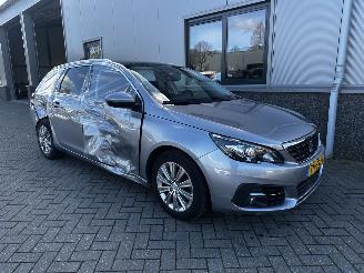 škoda osobní automobily Peugeot 308 1.2 PureTech Blue Lease Premium 2018/9
