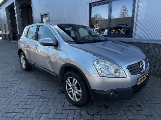 Vaurioauto  passenger cars Nissan Qashqai 2.0 Tekna Premium 2008/11