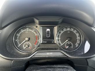 Vaurioauto  passenger cars Skoda Octavia 1.0 TSI Greentech Ambition Business 2018/10