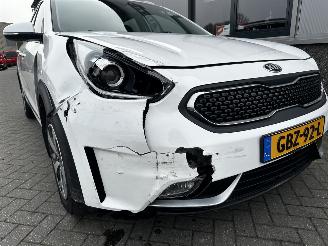 skadebil auto Kia Niro 1.6 GDI Hybrid ComfortLine 2017/7
