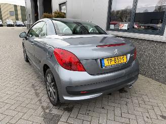 Peugeot 207 CC 1.6 VTi picture 3