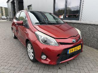 Damaged car Toyota Yaris 1.5 Full Hybrid Dynamic 2012/7