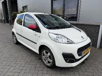 Unfallwagen Peugeot 107 1.0 Sportium 2012/9
