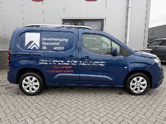 Opel Combo 1.5D L1H1 Innovation, Marge auto. picture 3