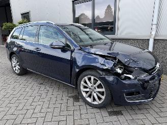 damaged passenger cars Volkswagen Golf 1.2 TSI Business Edition Connected 2015/8
