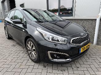 Vaurioauto  passenger cars Kia Ceed Sportswagon 1.0 T-GDi Design Edition 2018/7