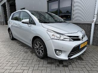 Vaurioauto  passenger cars Toyota Verso 1.8 VVT-i Business 2014/2