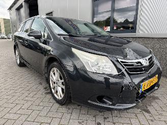 Vaurioauto  passenger cars Toyota Avensis 1.6 VVTi Business Wagon 2011/8
