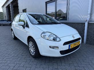Vaurioauto  passenger cars Fiat Punto Evo 1.2 Lounge 2017/5