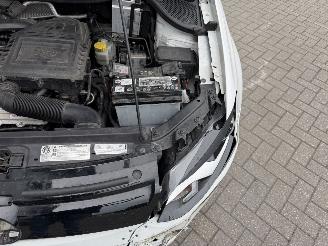 Volkswagen Polo 1.0 BlueMotion Connected Series picture 33