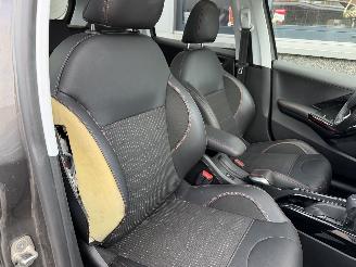 Peugeot 2008 1.2 PureTech GT-Line Automaat. picture 20